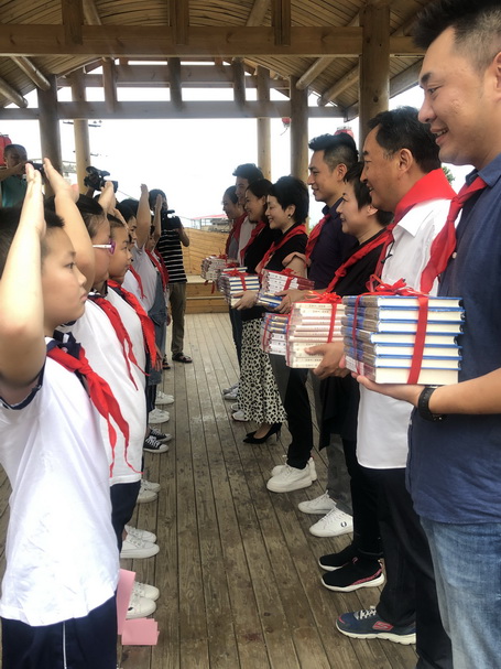 福建新華發行集團承辦“放飛夢想的翅膀”福建公益活動