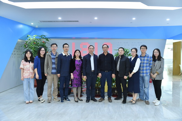 集團(tuán)領(lǐng)導(dǎo)蔣達(dá)德一行赴教育社旗下一八一九公司開展調(diào)研