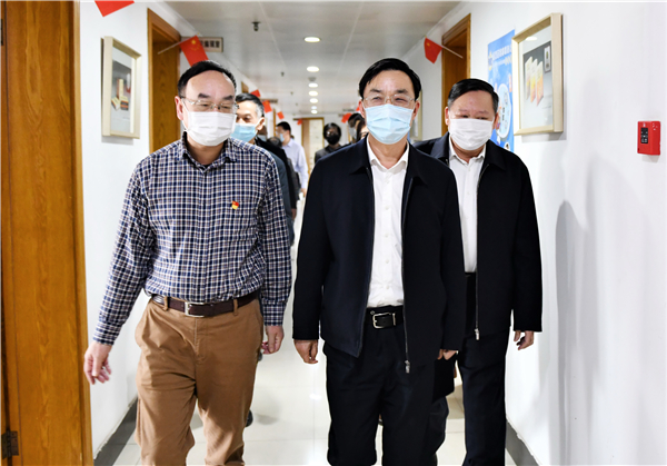 福建省政協副主席劉獻祥帶隊走訪委員單位福建人民出版社 助推企業復工復產