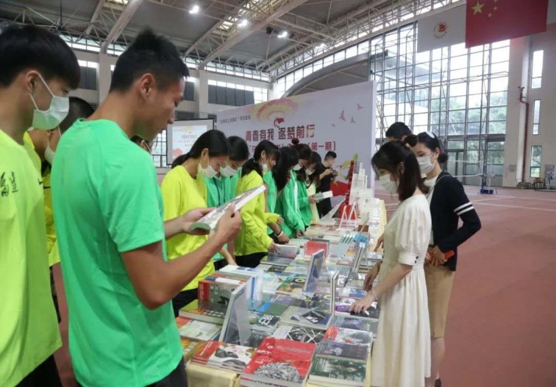 福建新華發行集團全力推動《習近平在廈門》《習近平在寧德》“七進”工作