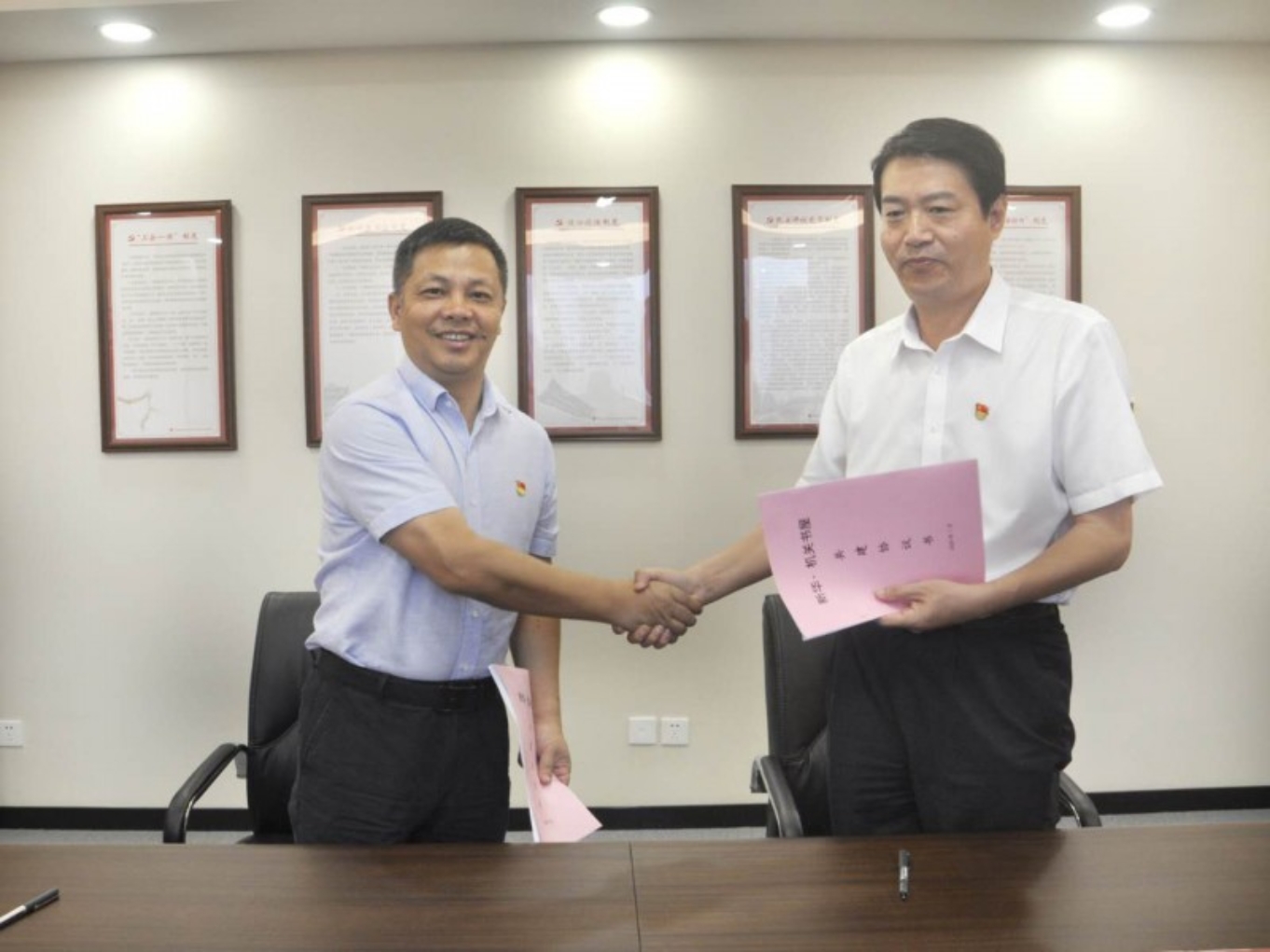 打造“新華?機關書屋”特色閱讀平臺，縱深推進書香建設