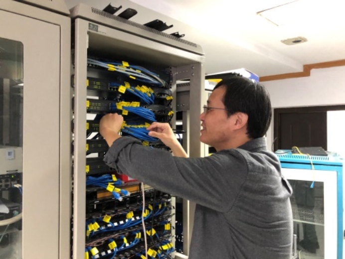 海峽出版發行集團舉行總部喬遷揭牌儀式