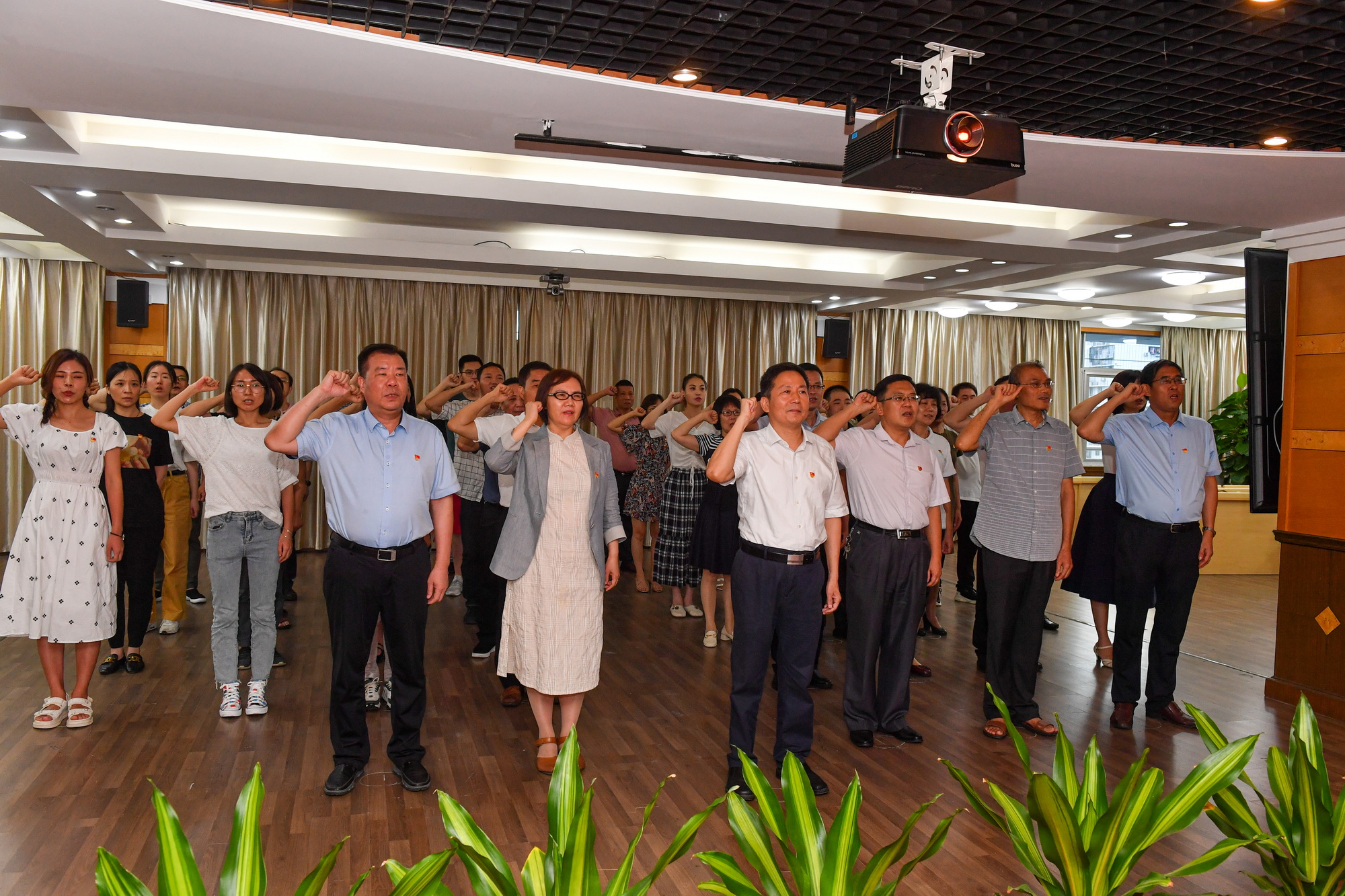 海峽出版發(fā)行集團黨委舉行重溫入黨誓詞儀式