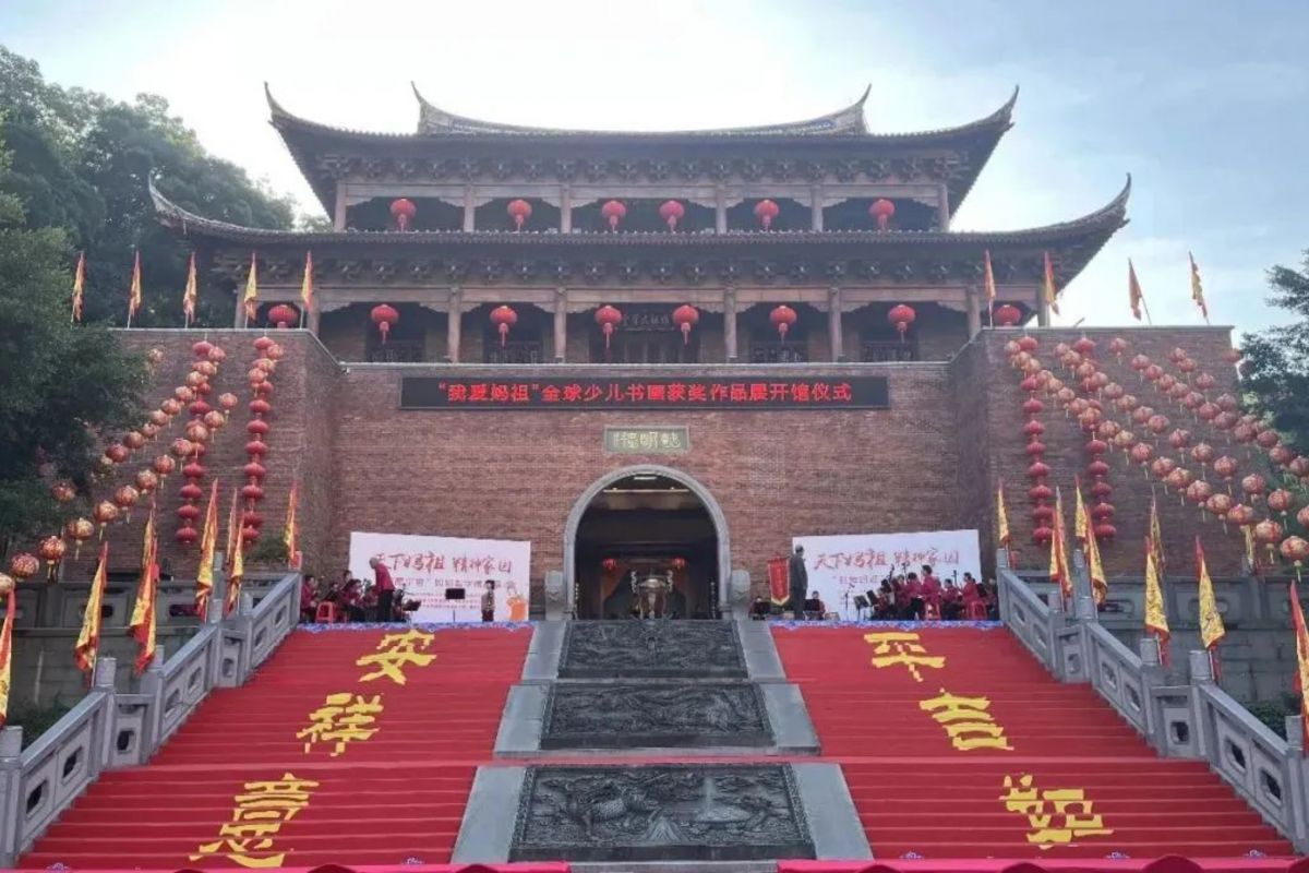 圖片包含 戶外, 家具, 地毯, 火車 描述已自動生成